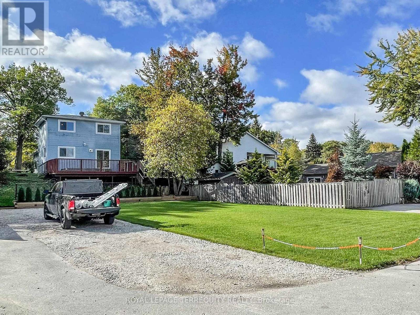 40 BRENNAN AVENUE, Barrie, Ontario