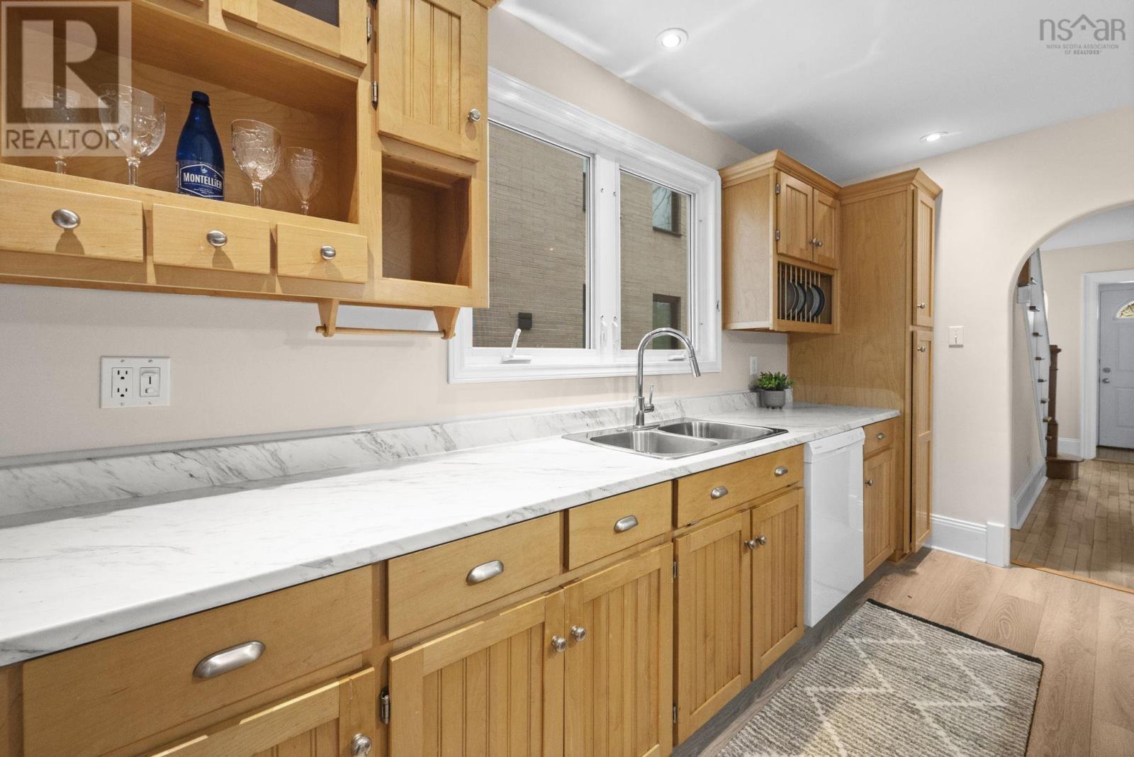 6021 Shirley Street, Halifax, Nova Scotia  B3H 2M9 - Photo 10 - 202525571