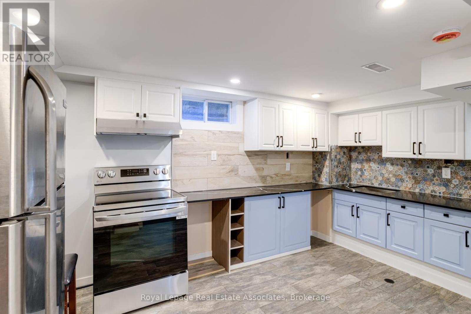 41 Woolley Street, Cambridge, Ontario  N1R 5J7 - Photo 3 - X12455634