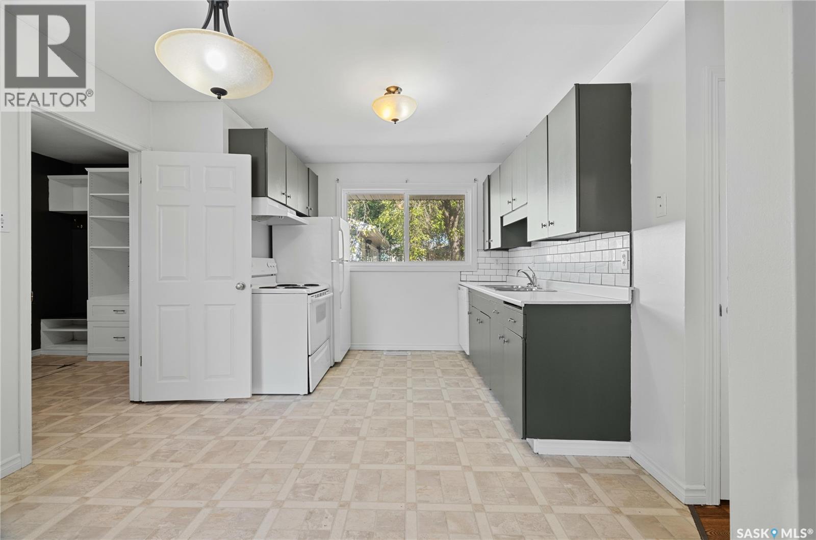 1222 7th Avenue N, Regina, Saskatchewan  S4R 0H4 - Photo 11 - SK020569