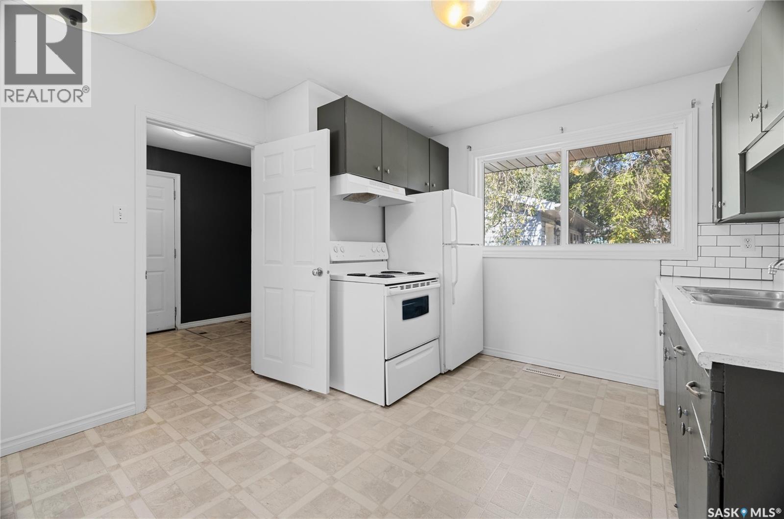 1222 7th Avenue N, Regina, Saskatchewan  S4R 0H4 - Photo 12 - SK020569