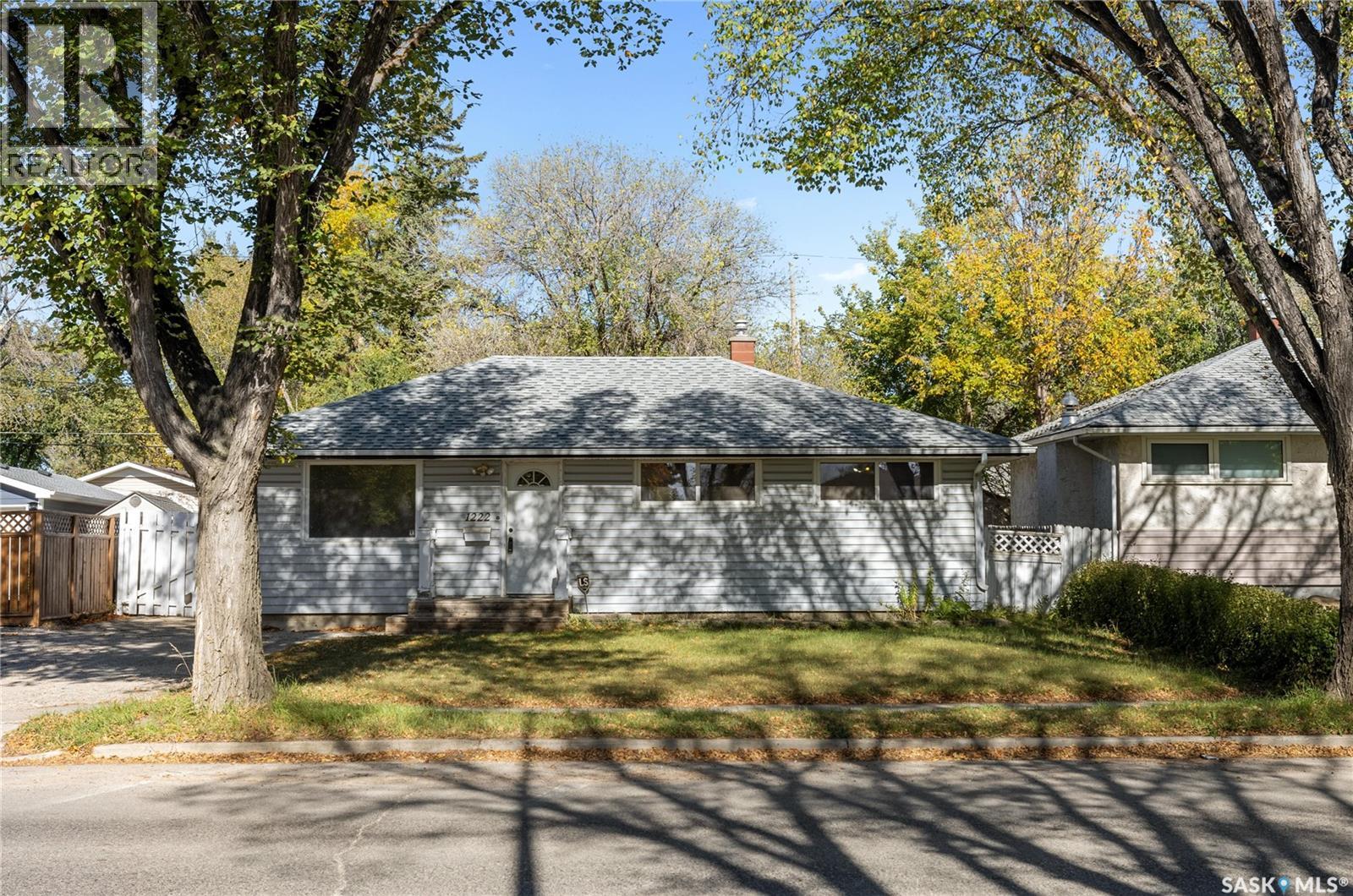 1222 7th Avenue N, Regina, Saskatchewan  S4R 0H4 - Photo 2 - SK020569