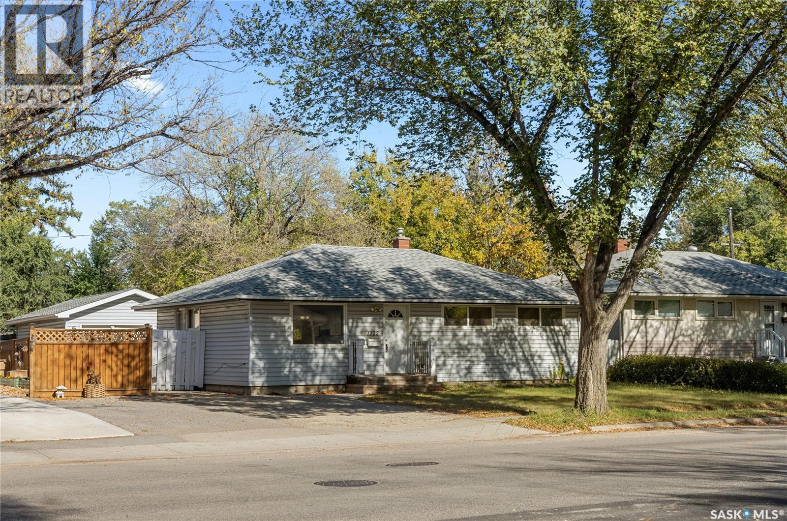 1222 7th Avenue N, Regina, Saskatchewan  S4R 0H4 - Photo 3 - SK020569
