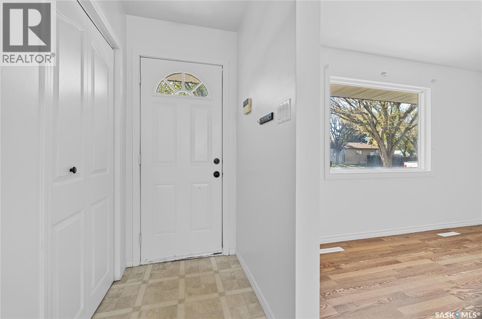1222 7th Avenue N, Regina, Saskatchewan  S4R 0H4 - Photo 4 - SK020569
