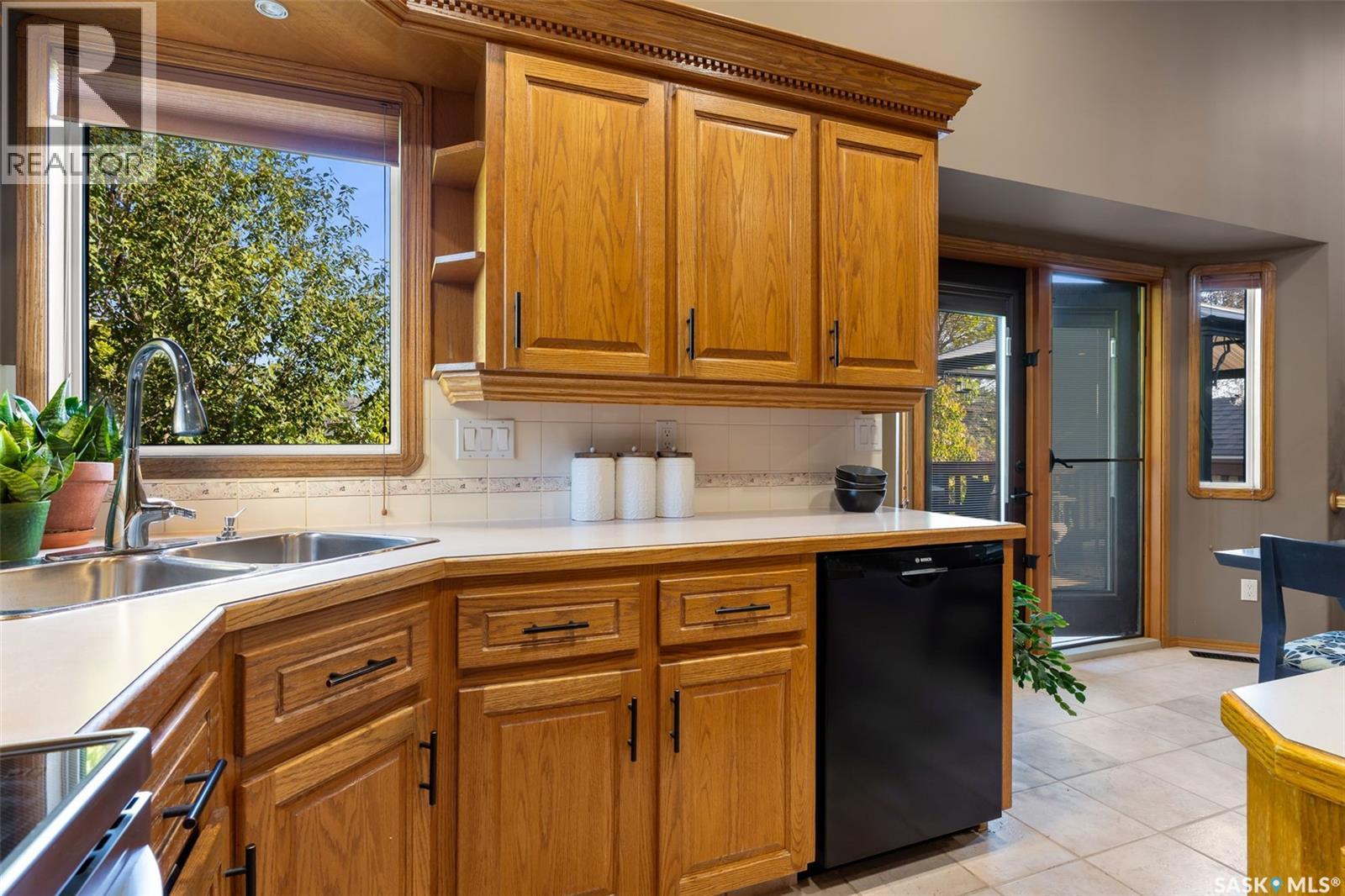 3023 Wimbledon Drive, Regina, Saskatchewan  S4V 2Y2 - Photo 11 - SK020465