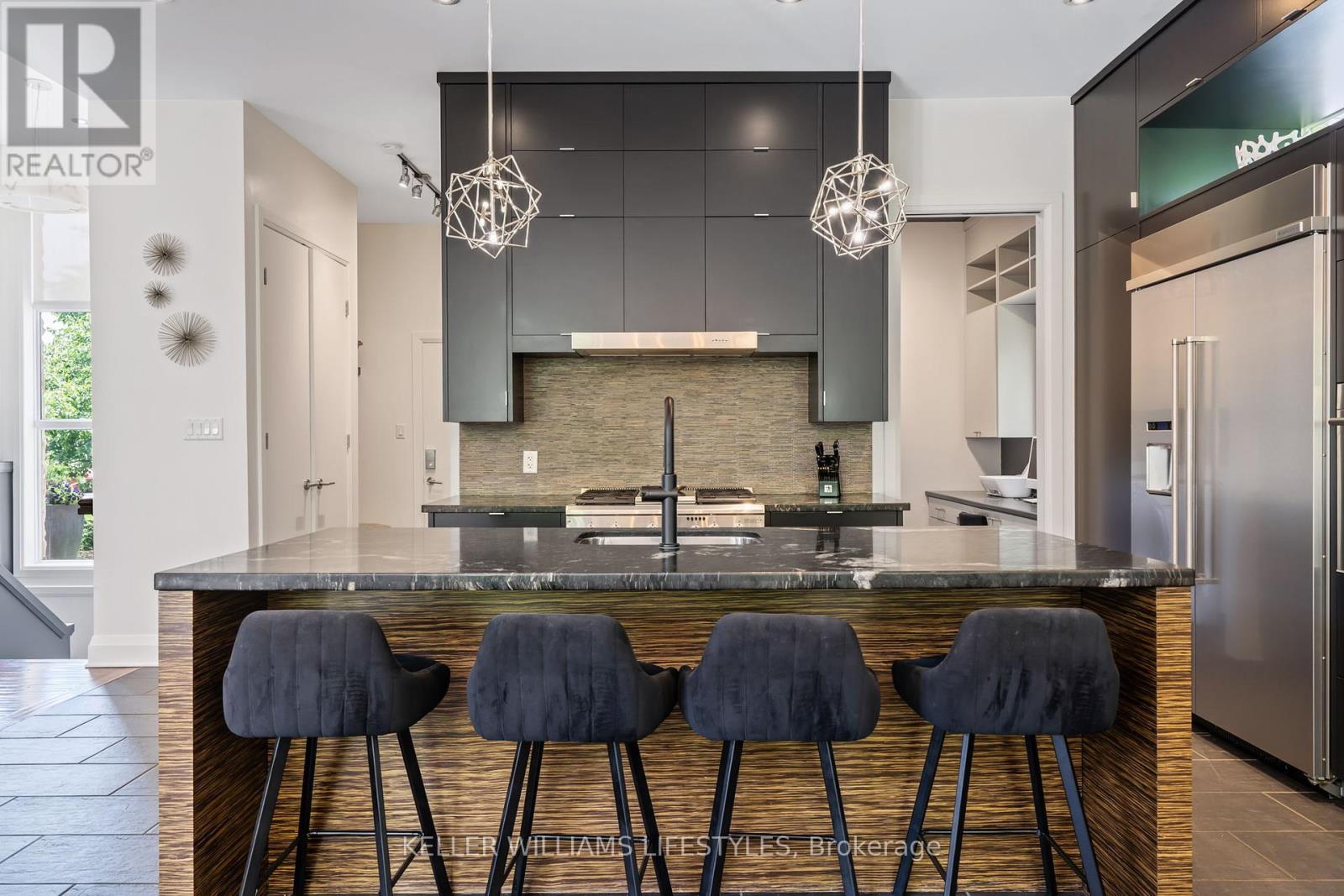 Photo 13 of 42 for 649 Valleystream Walk