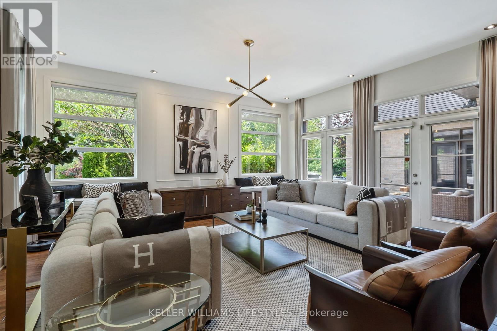 Photo 18 of 42 for 649 Valleystream Walk