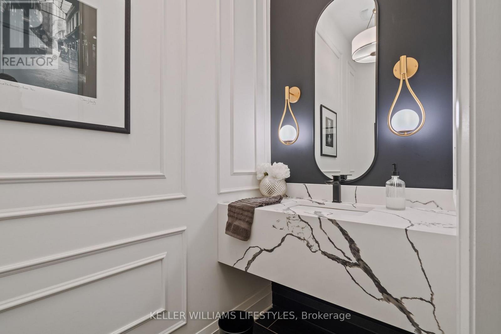 Photo 20 of 42 for 649 Valleystream Walk