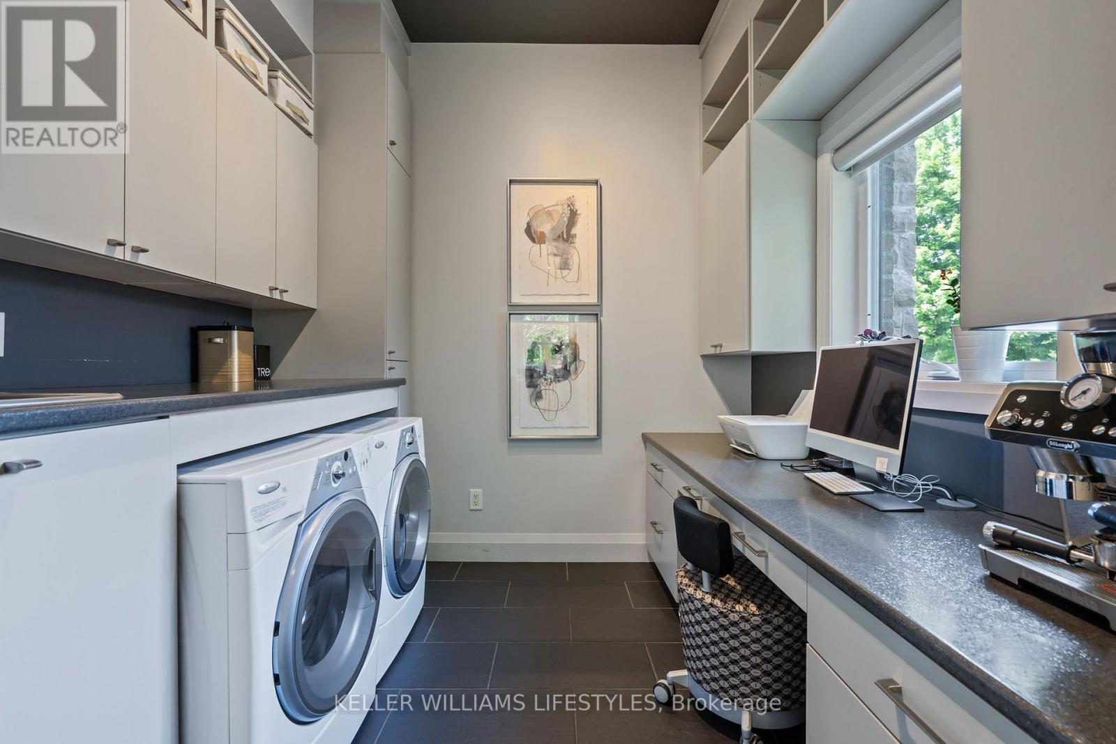 Photo 21 of 42 for 649 Valleystream Walk