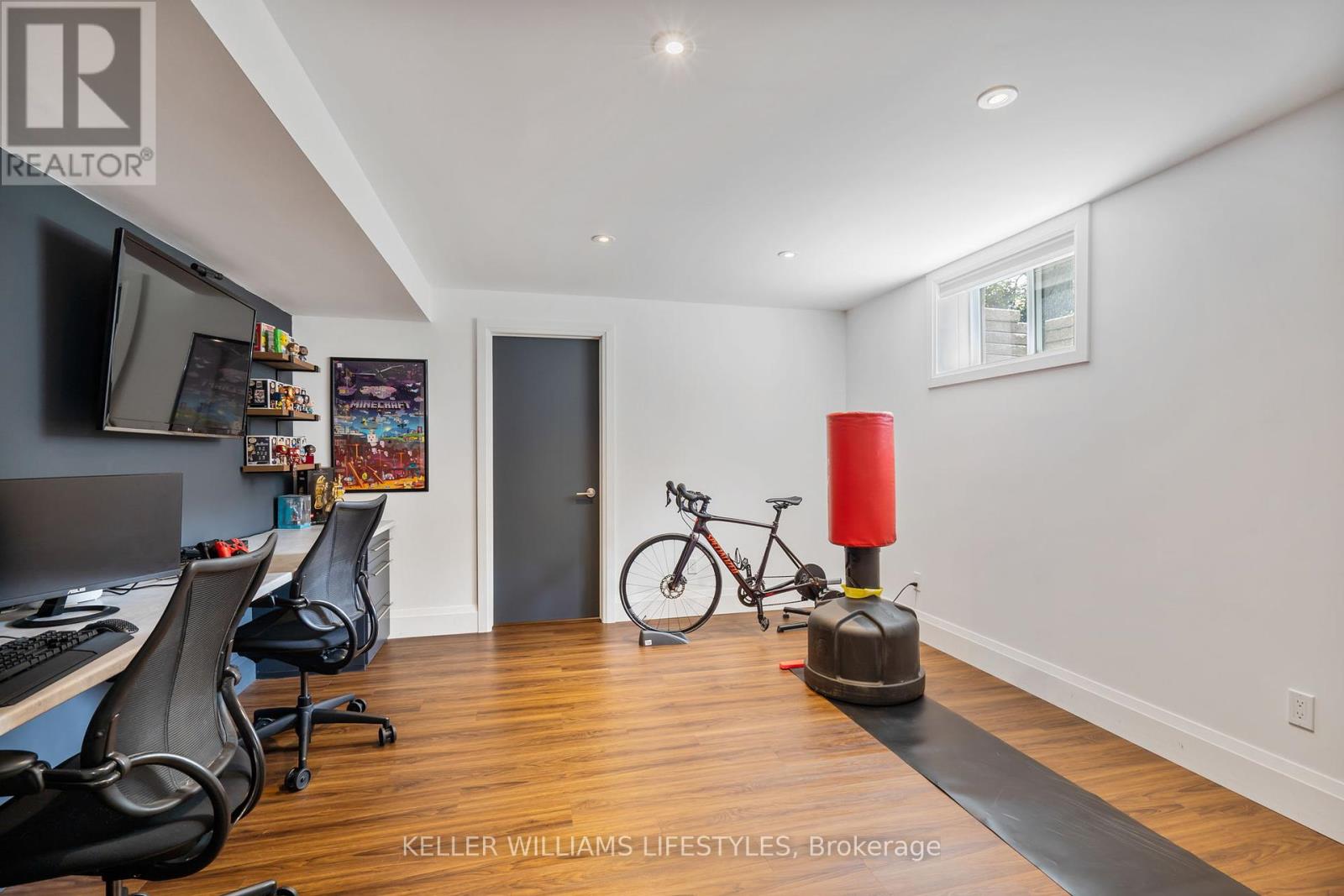 Photo 35 of 42 for 649 Valleystream Walk