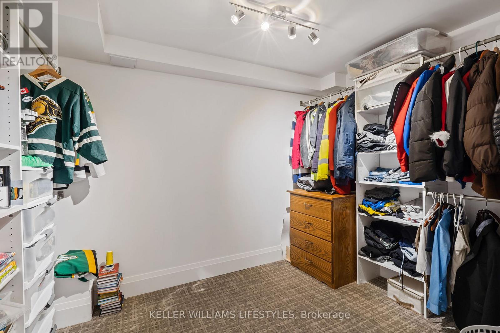 Photo 38 of 42 for 649 Valleystream Walk