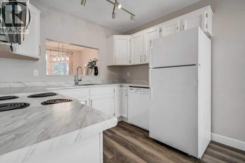 24, 2210 Oakmoor Drive Sw, Calgary, Alberta  T2V 4R4 - Photo 6 - A2263033