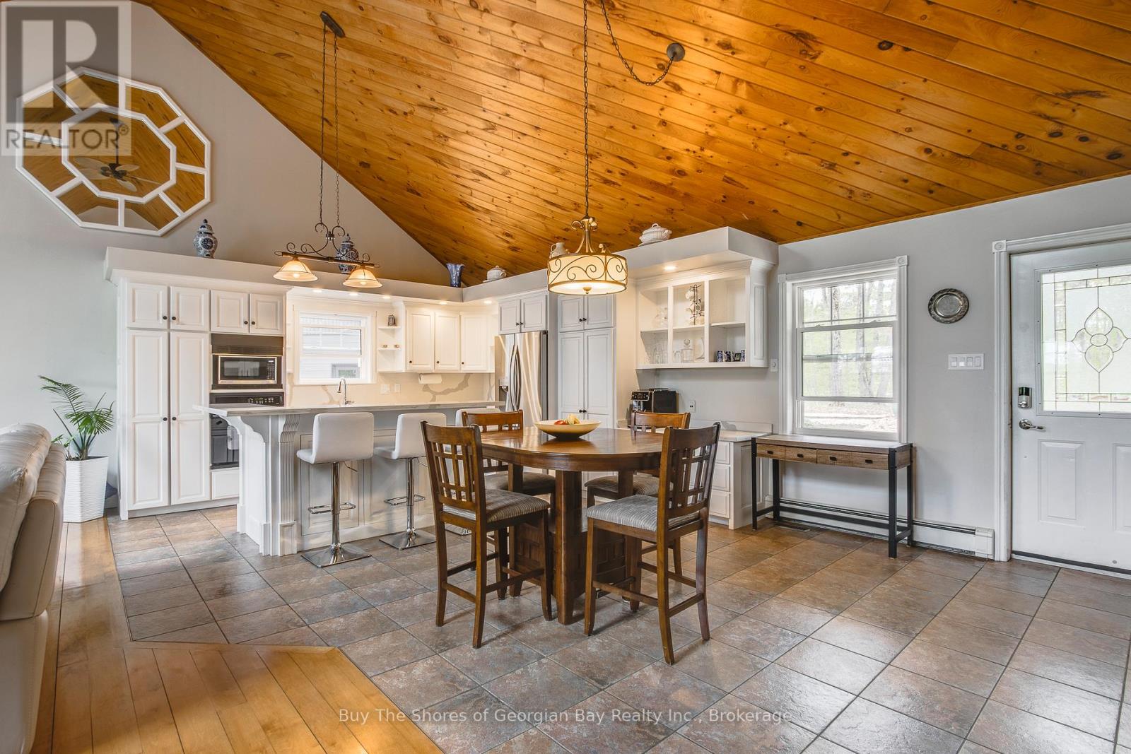 691 Mount St. Louis Road, Oro-Medonte, Ontario  L0L 1V0 - Photo 11 - S12456540