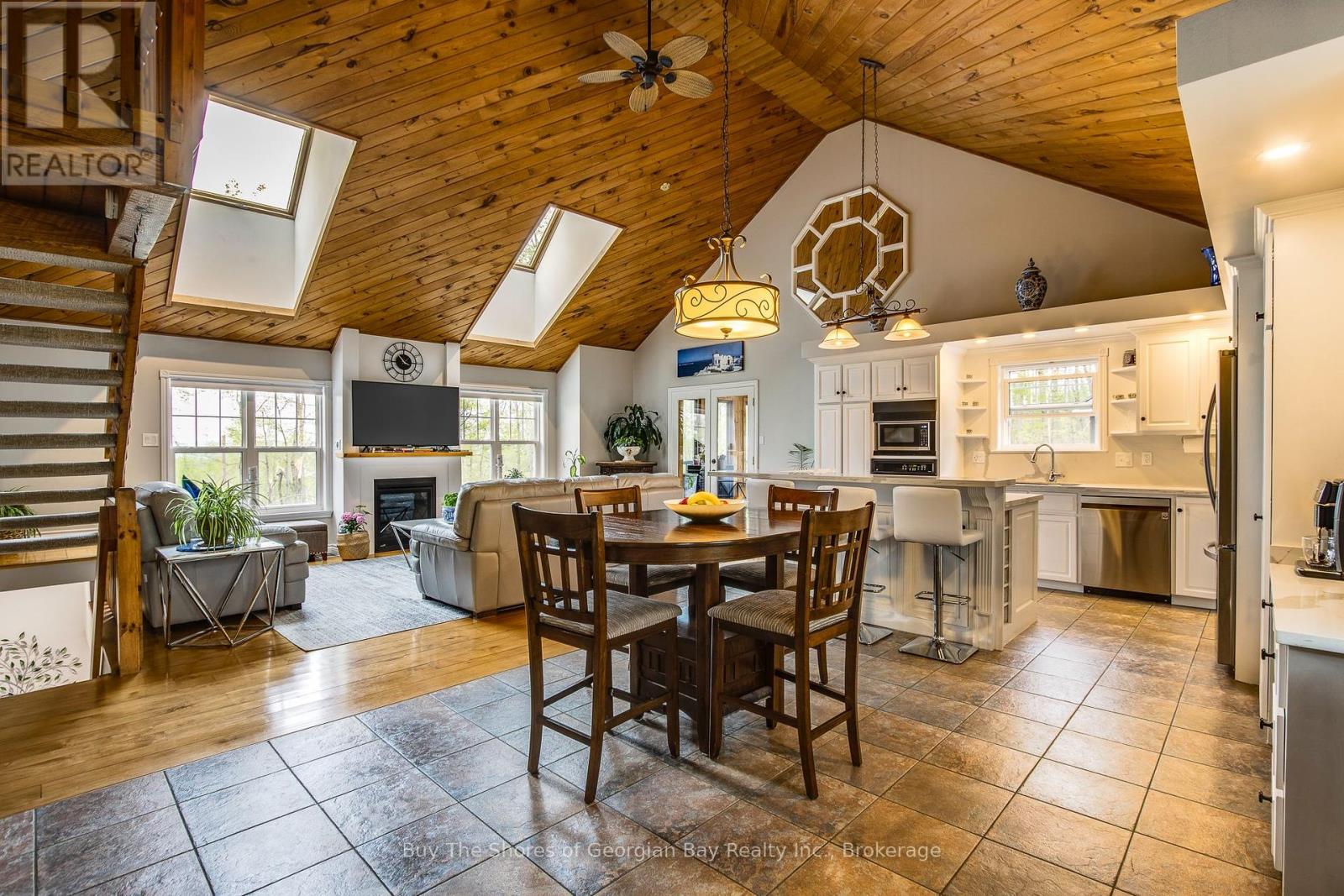 691 Mount St. Louis Road, Oro-Medonte, Ontario  L0L 1V0 - Photo 7 - S12456540