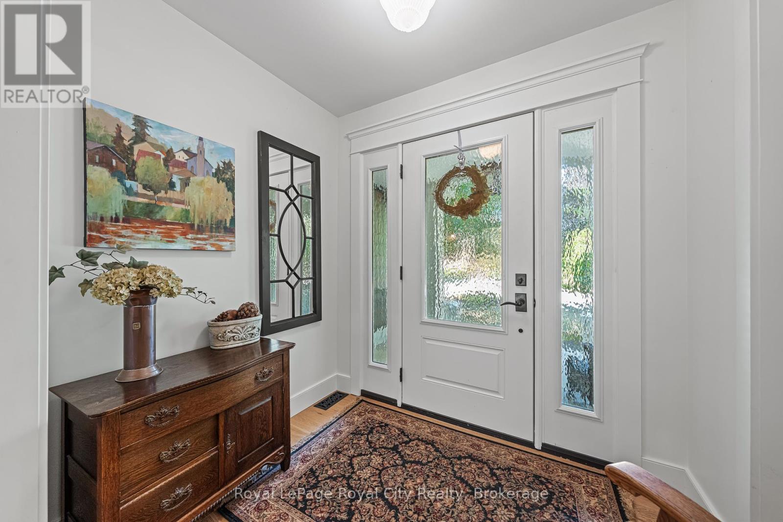 35 Monticello Crescent, Guelph, Ontario  N1G 2M1 - Photo 3 - X12456525