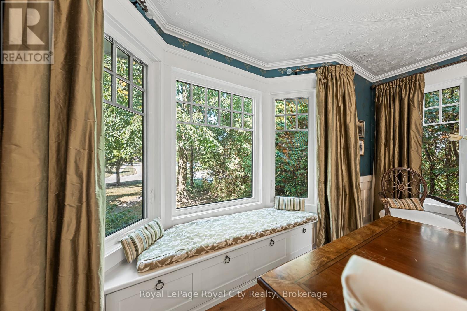 35 Monticello Crescent, Guelph, Ontario  N1G 2M1 - Photo 7 - X12456525