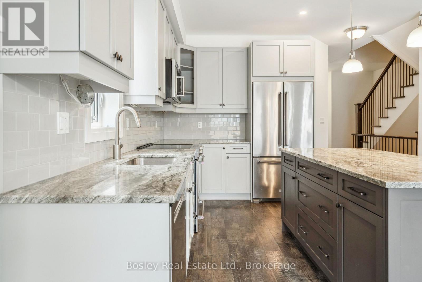 213 Yellow Birch Crescent, Blue Mountains, Ontario  L9Y 0R4 - Photo 12 - X12456533