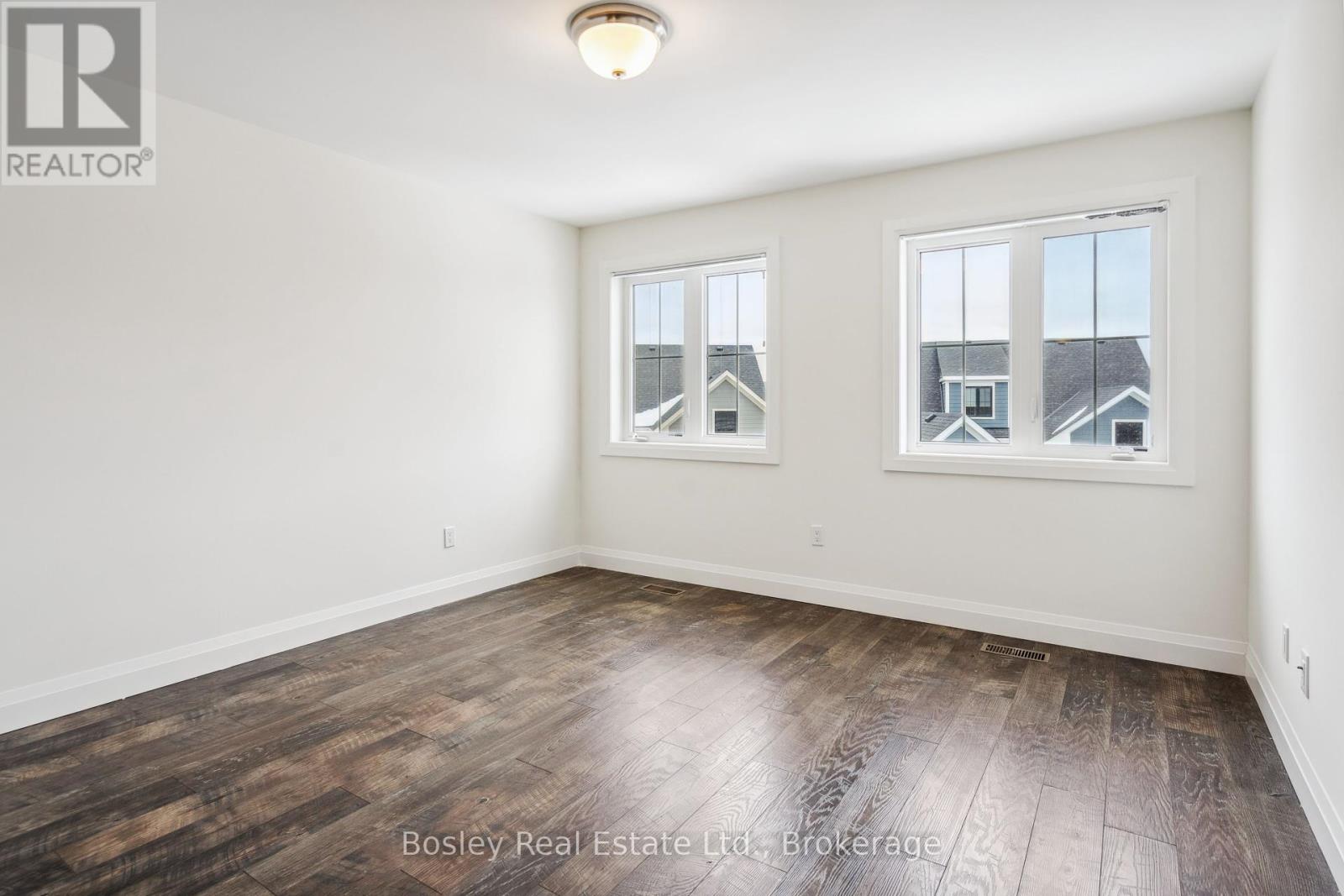 213 Yellow Birch Crescent, Blue Mountains, Ontario  L9Y 0R4 - Photo 18 - X12456533