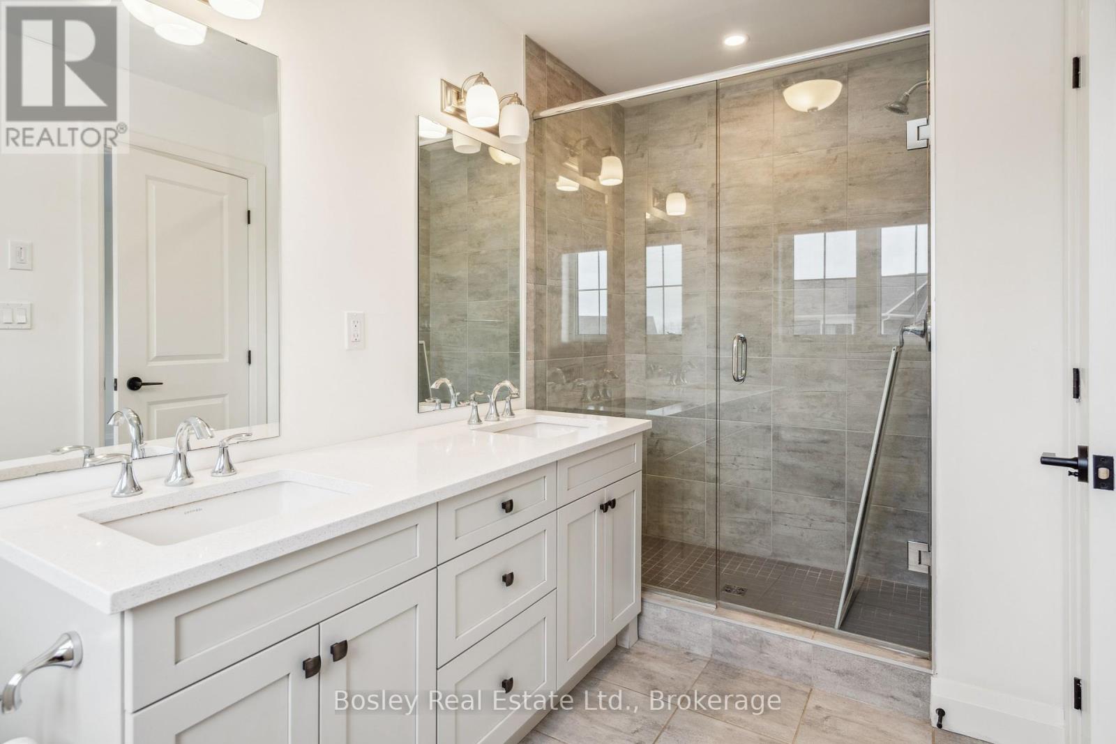 213 Yellow Birch Crescent, Blue Mountains, Ontario  L9Y 0R4 - Photo 20 - X12456533
