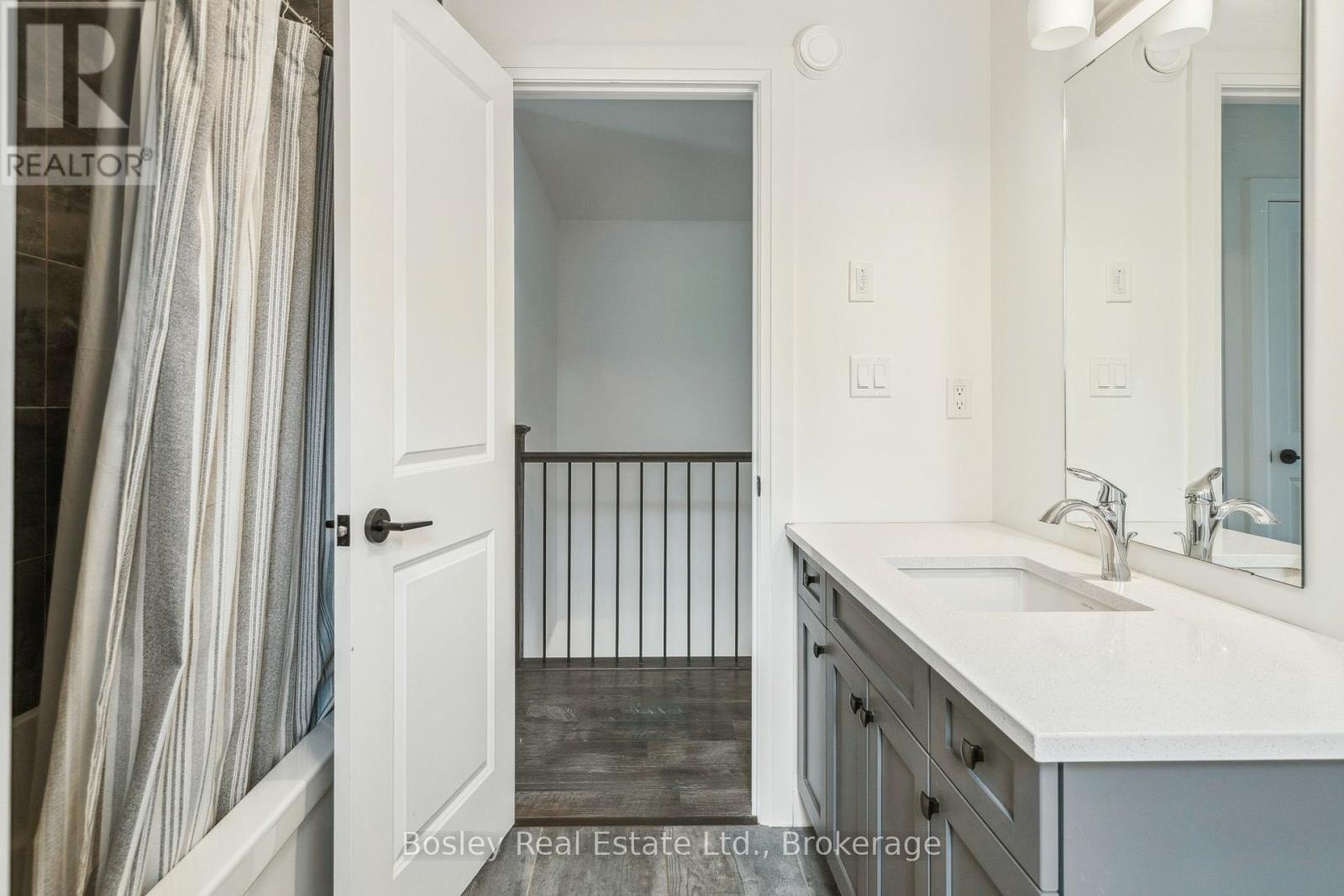 213 Yellow Birch Crescent, Blue Mountains, Ontario  L9Y 0R4 - Photo 24 - X12456533
