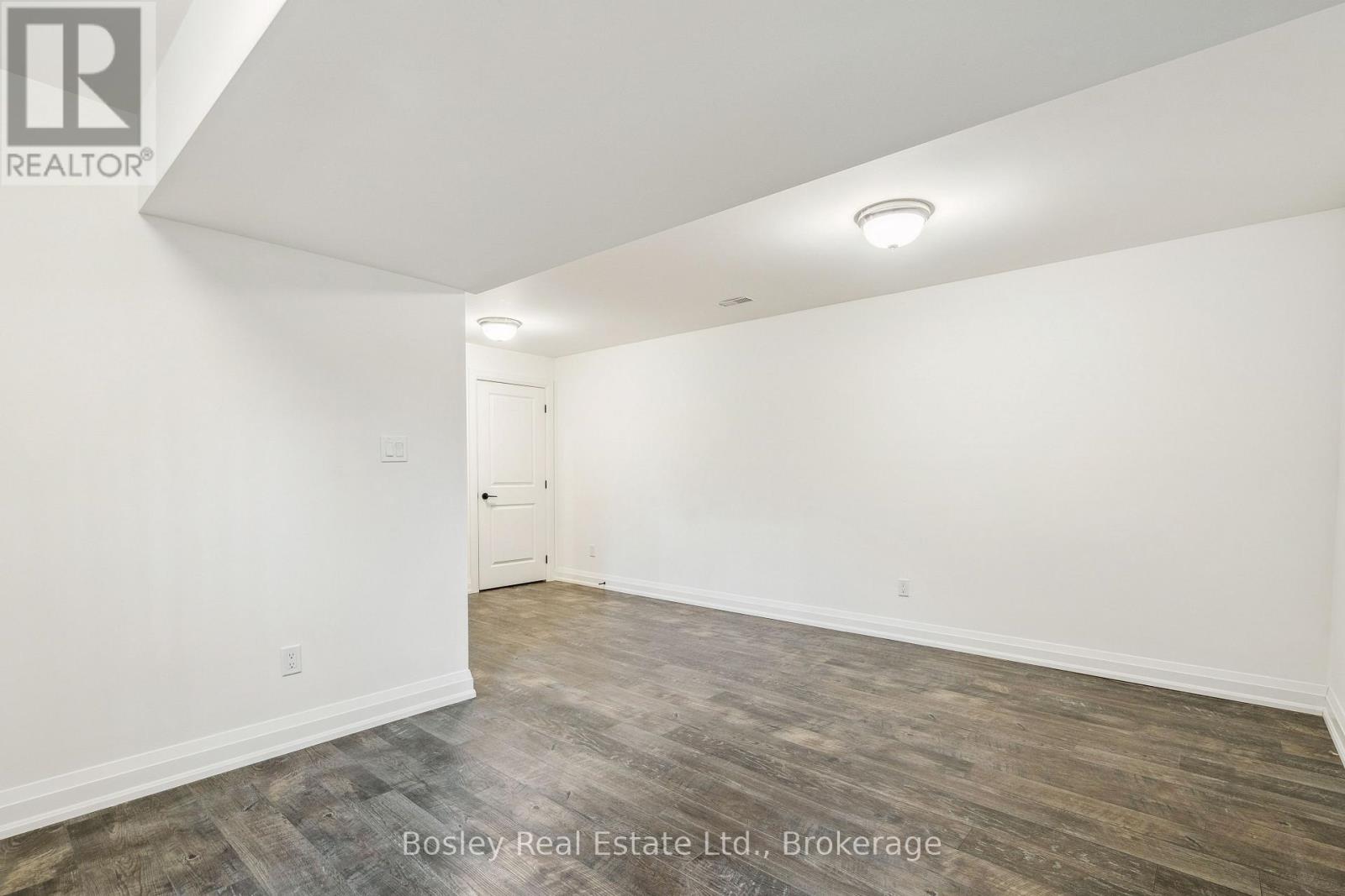 213 Yellow Birch Crescent, Blue Mountains, Ontario  L9Y 0R4 - Photo 30 - X12456533