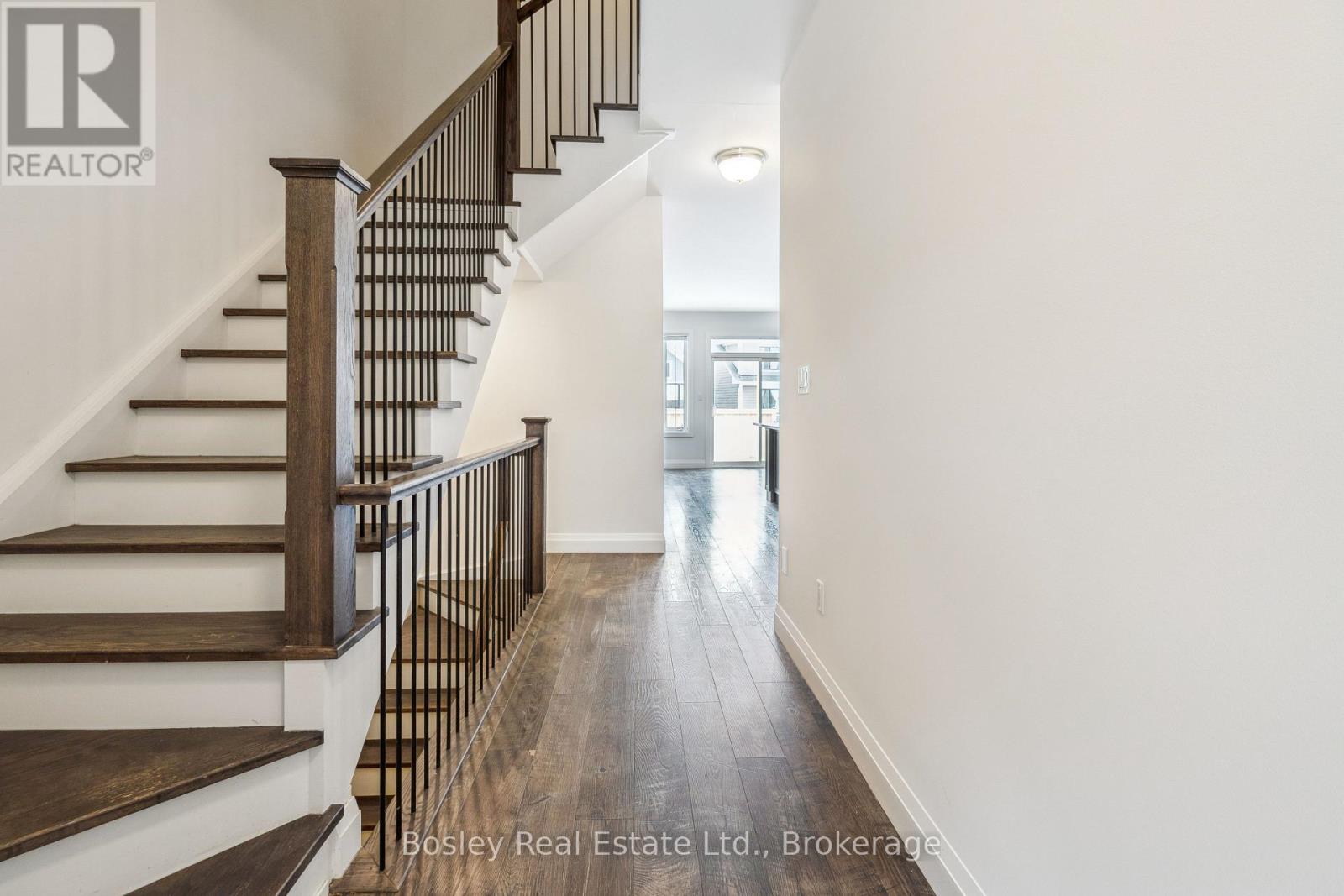 213 Yellow Birch Crescent, Blue Mountains, Ontario  L9Y 0R4 - Photo 6 - X12456533