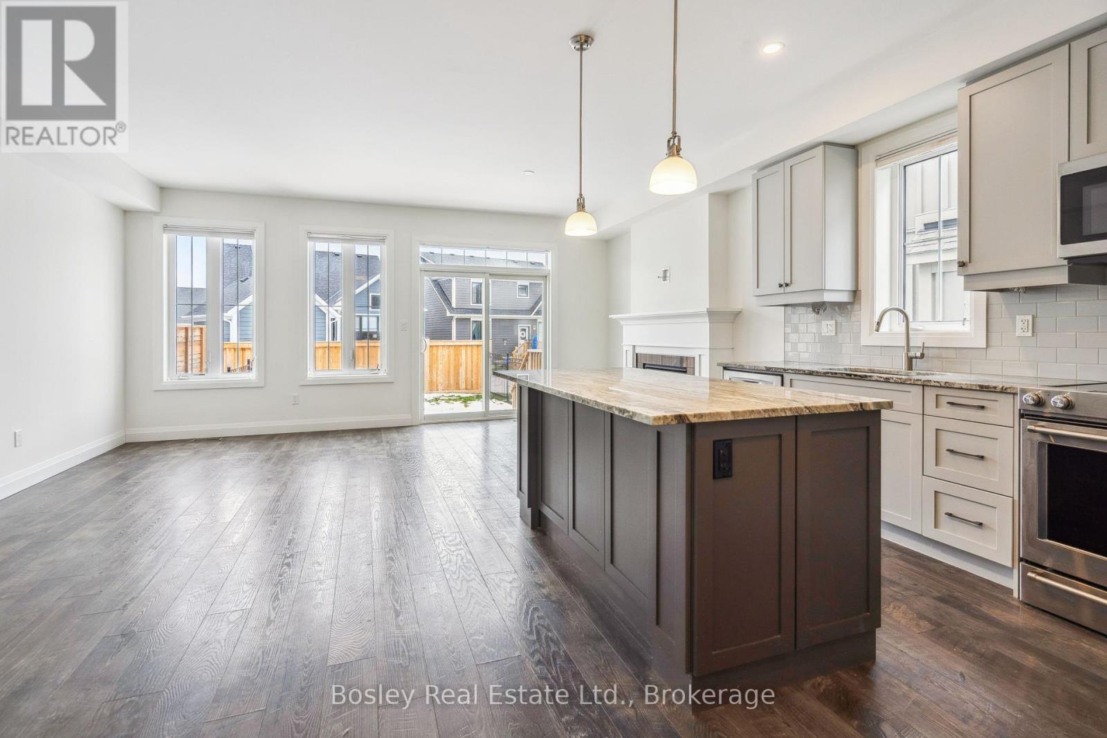 213 Yellow Birch Crescent, Blue Mountains, Ontario  L9Y 0R4 - Photo 7 - X12456533