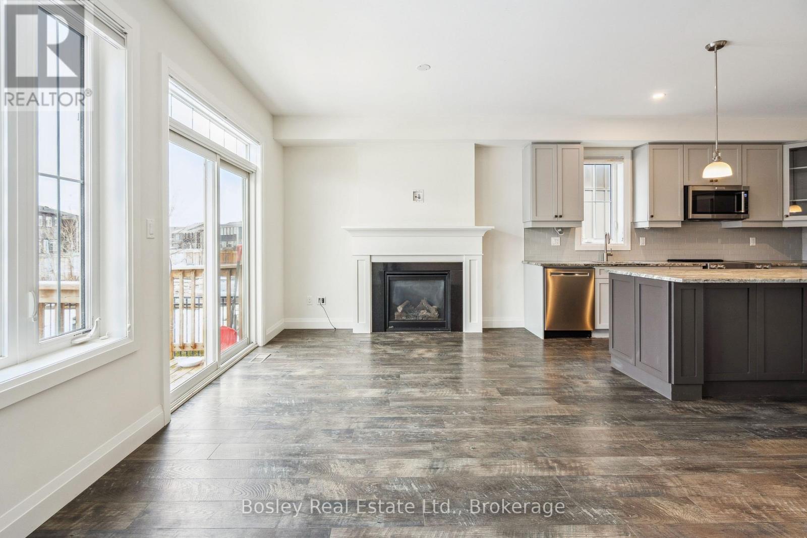 213 Yellow Birch Crescent, Blue Mountains, Ontario  L9Y 0R4 - Photo 8 - X12456533