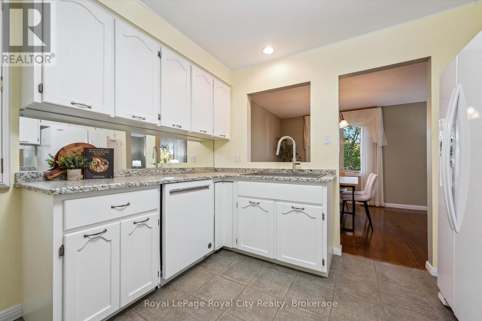 75 Shadybrook Crescent, Guelph, Ontario  N1G 3H6 - Photo 16 - X12456537