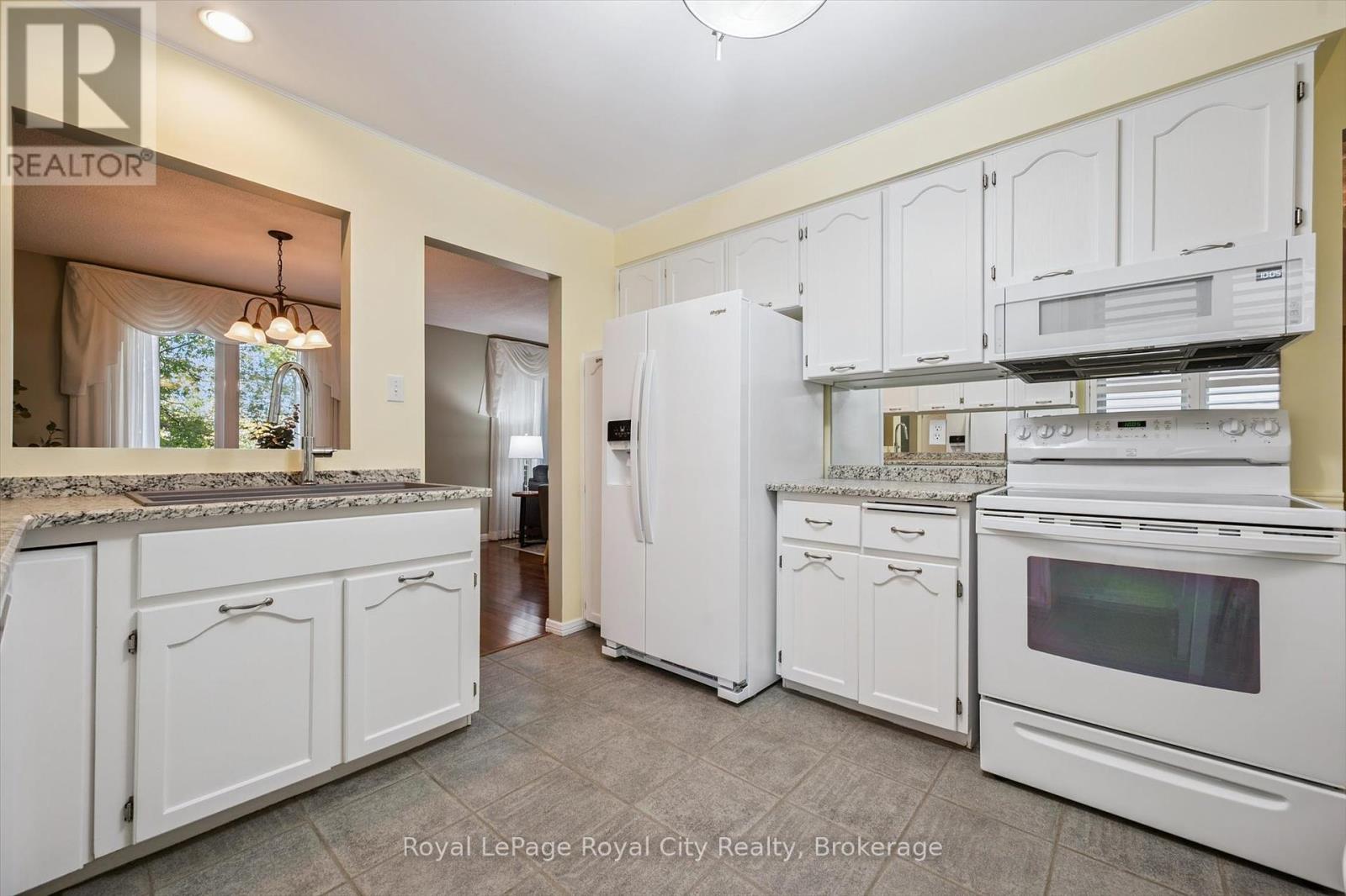 75 Shadybrook Crescent, Guelph, Ontario  N1G 3H6 - Photo 17 - X12456537