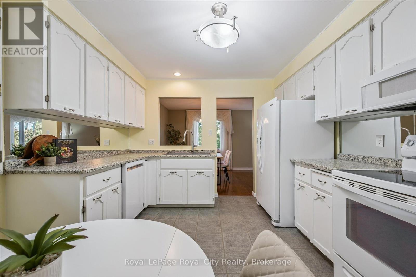 75 Shadybrook Crescent, Guelph, Ontario  N1G 3H6 - Photo 18 - X12456537