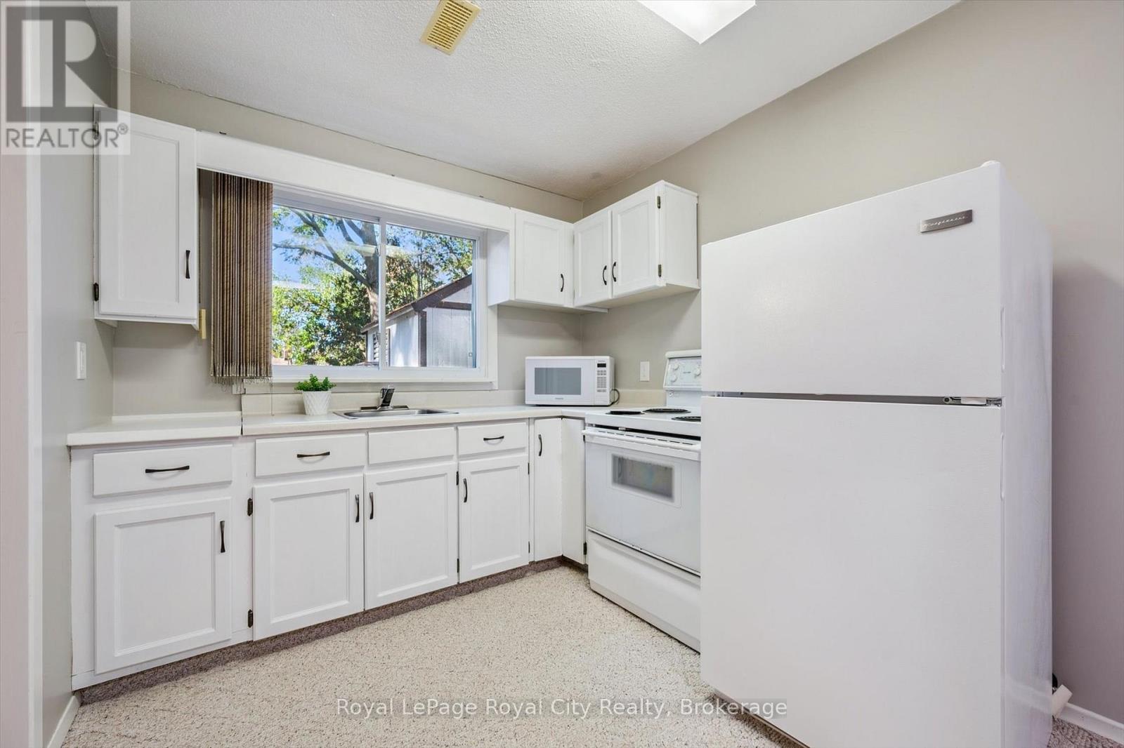 75 Shadybrook Crescent, Guelph, Ontario  N1G 3H6 - Photo 33 - X12456537