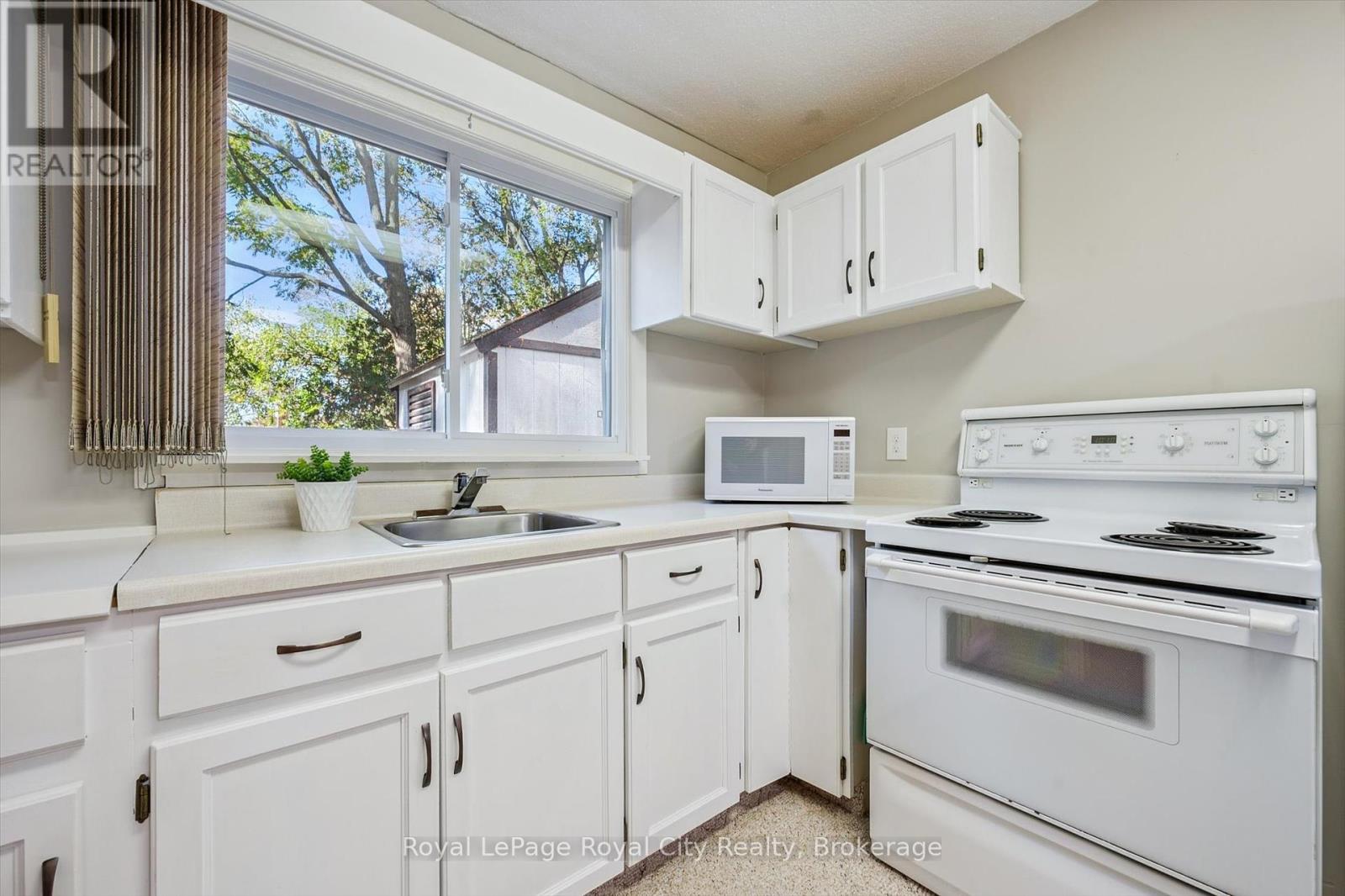 75 Shadybrook Crescent, Guelph, Ontario  N1G 3H6 - Photo 34 - X12456537