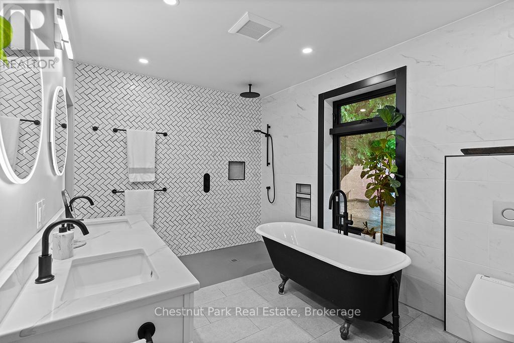 689 4th Avenue E, Owen Sound, Ontario  N4K 2N3 - Photo 32 - X12456546