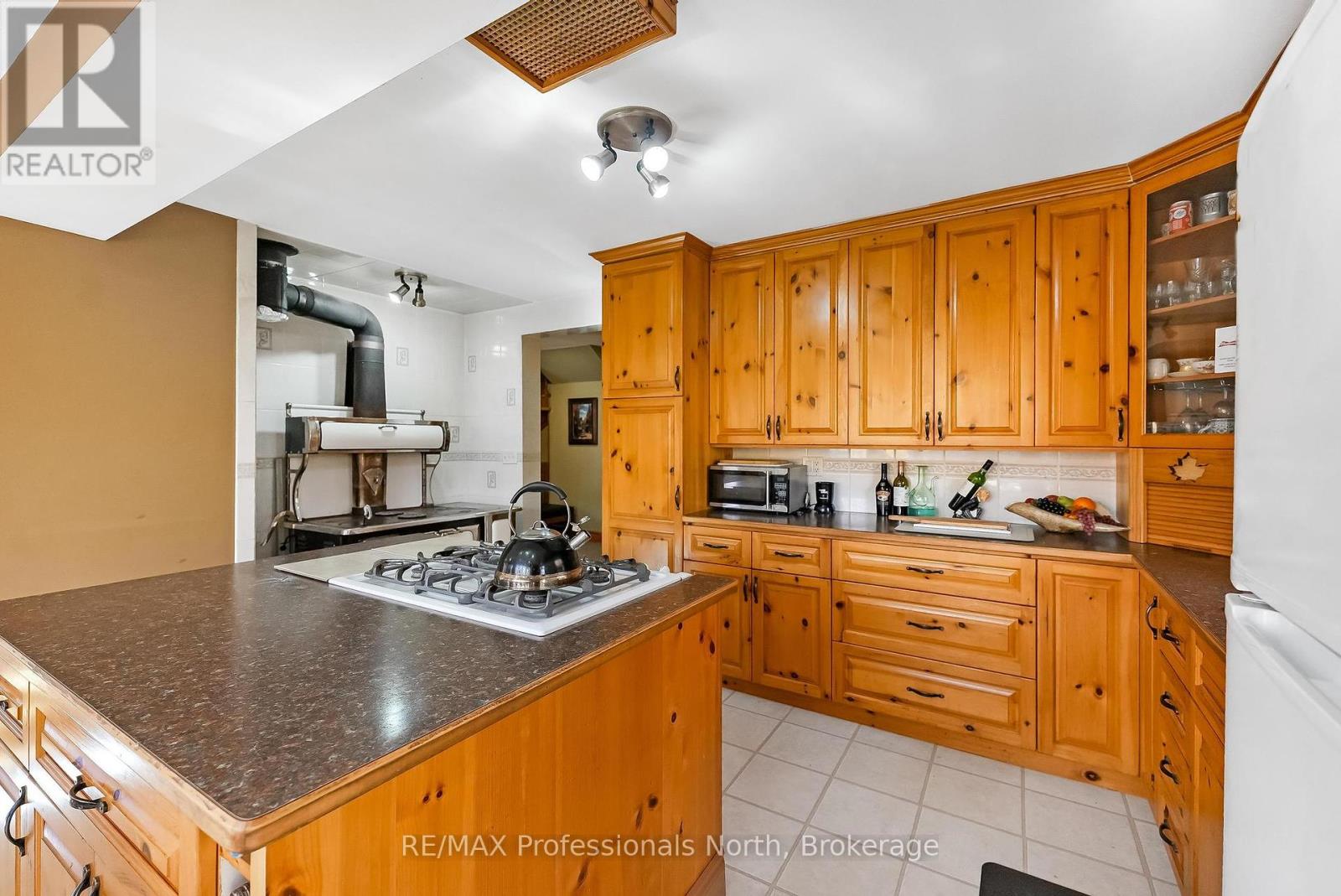 1966 Bacon Road, Minden Hills (Snowdon), Ontario  K0M 2A1 - Photo 16 - X12456562