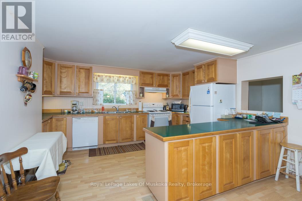 1397 Fraserburg Road, Bracebridge (Draper), Ontario  P1L 0A1 - Photo 15 - X12456579