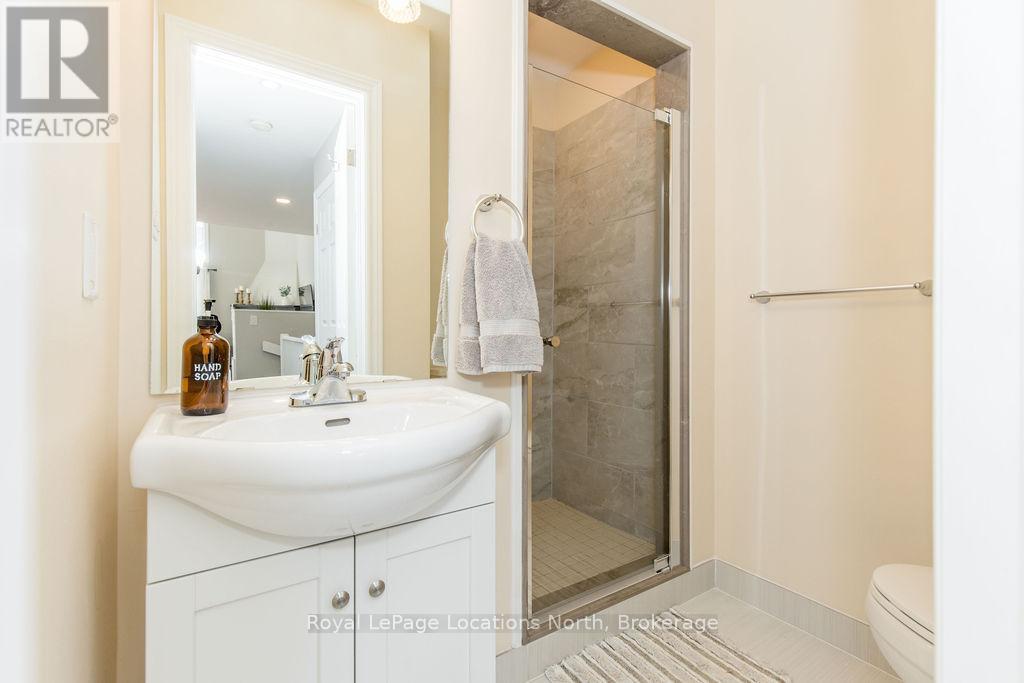 7 - 104 Kellies Way, Blue Mountains, Ontario  L9Y 0L5 - Photo 22 - X12456611