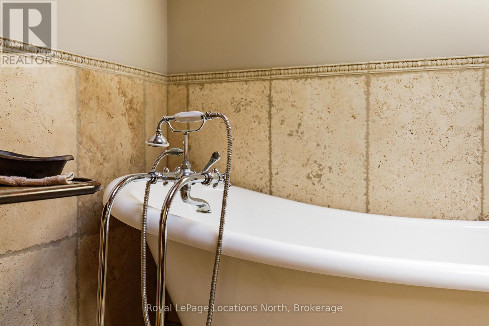 156 Sunset Boulevard, Blue Mountains, Ontario  N0H 2P0 - Photo 11 - X12456652