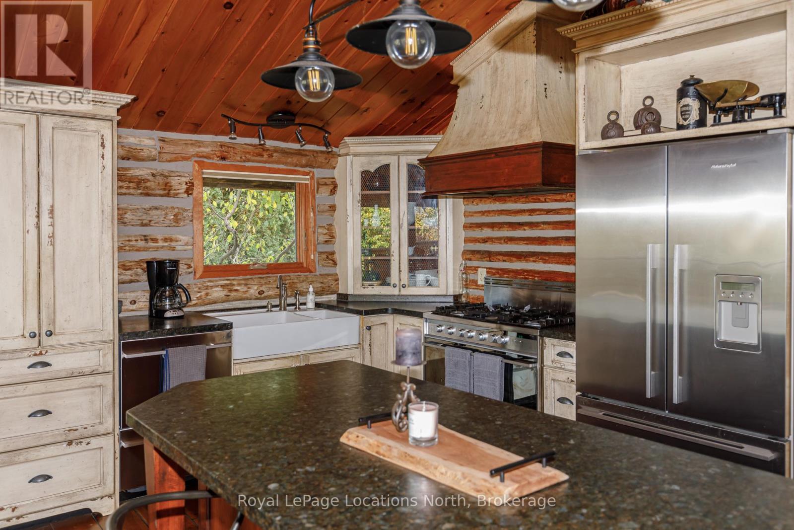 156 Sunset Boulevard, Blue Mountains, Ontario  N0H 2P0 - Photo 7 - X12456652