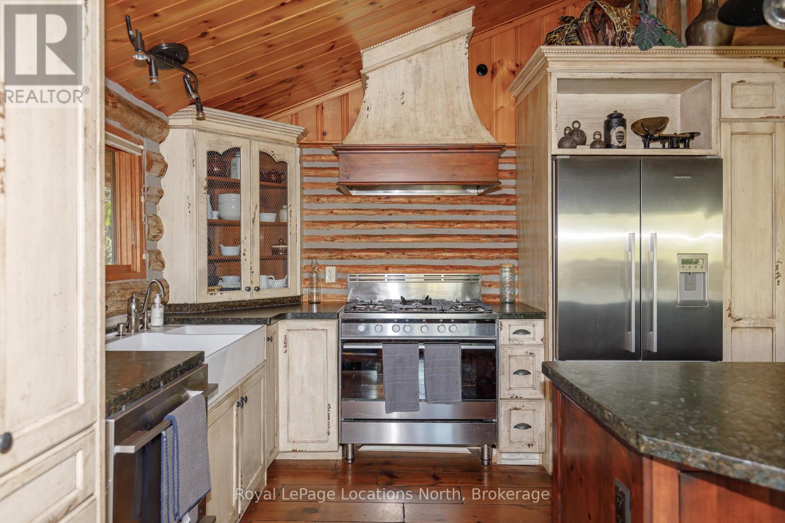 156 Sunset Boulevard, Blue Mountains, Ontario  N0H 2P0 - Photo 8 - X12456652