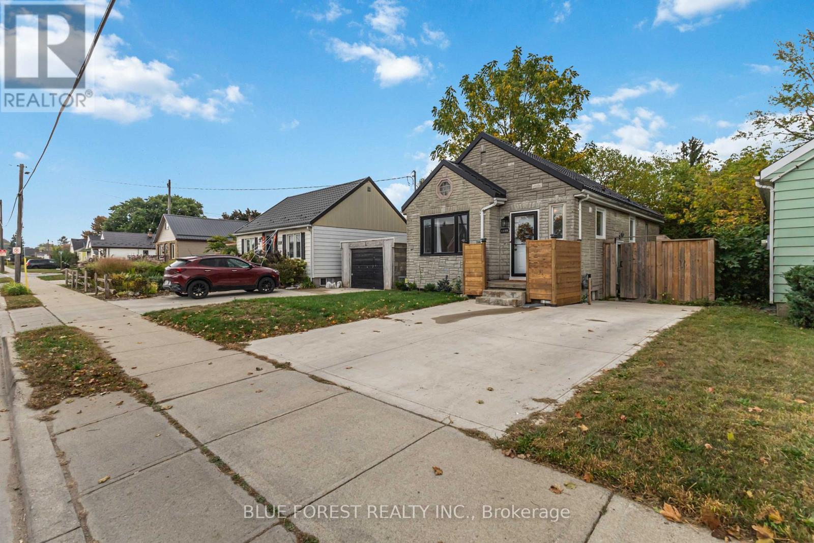 1155 Trafalgar Street, London East (East M), Ontario  N5Z 1H3 - Photo 4 - X12456500