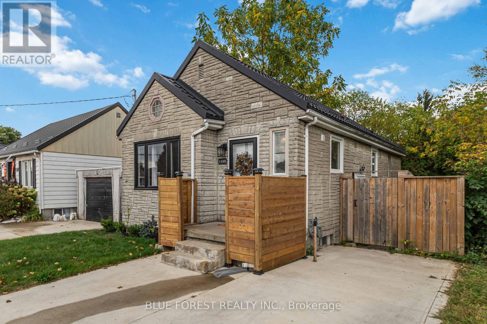 1155 Trafalgar Street, London East (East M), Ontario  N5Z 1H3 - Photo 5 - X12456500
