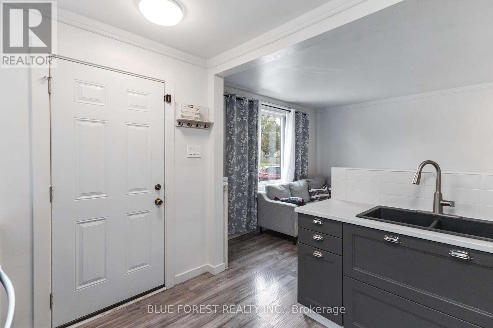 1155 Trafalgar Street, London East (East M), Ontario  N5Z 1H3 - Photo 8 - X12456500
