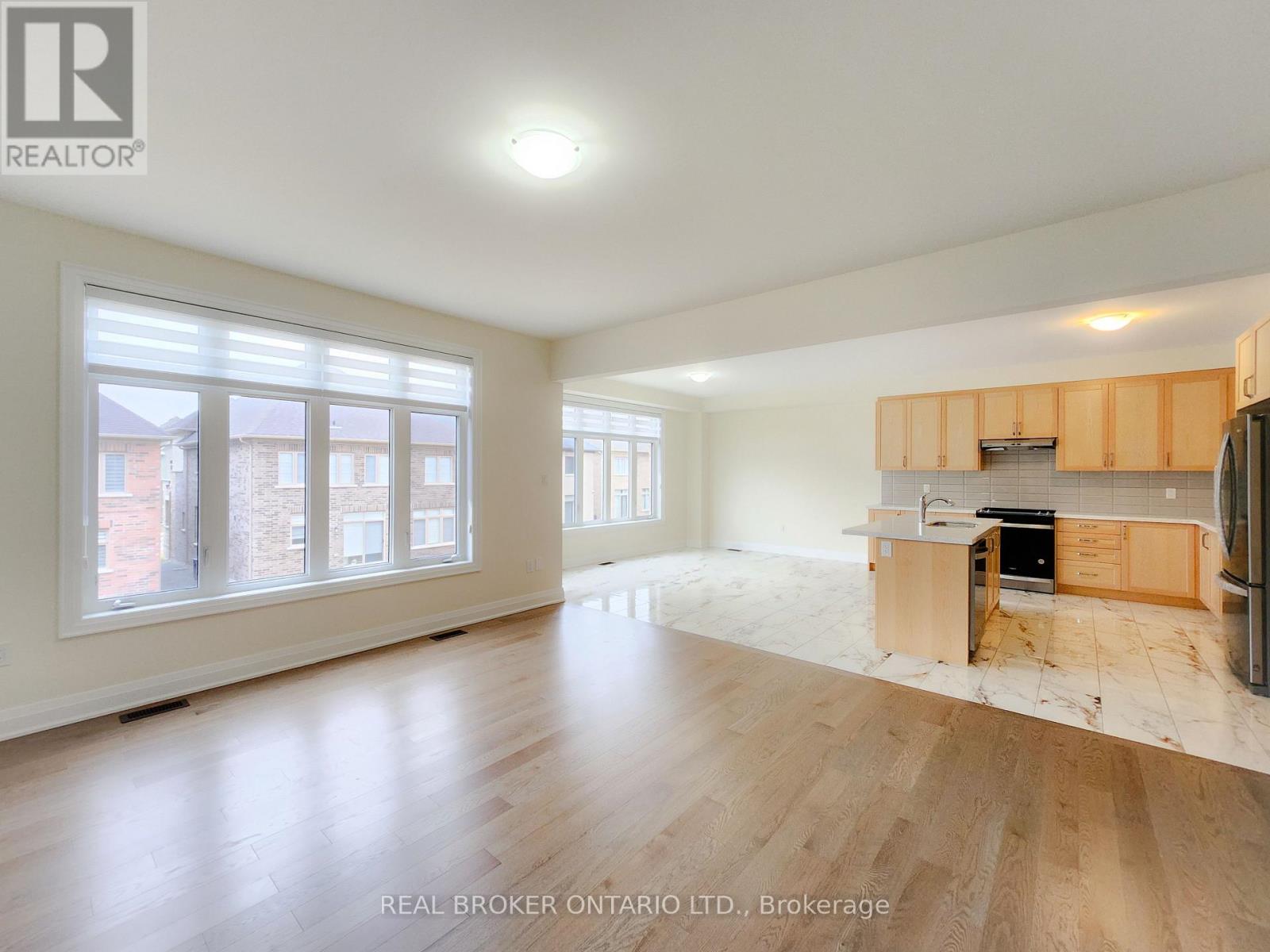 72 Kentledge Avenue, East Gwillimbury, Ontario  L9N 0V9 - Photo 2 - N12456483