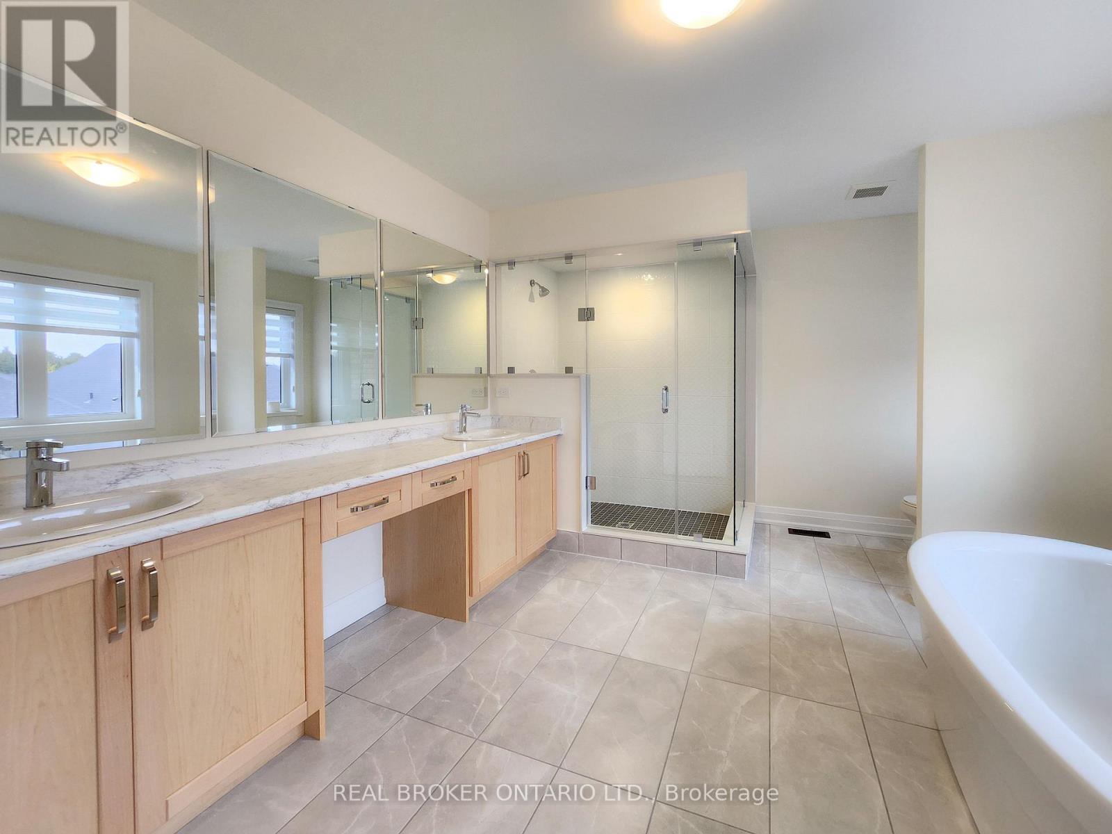 72 Kentledge Avenue, East Gwillimbury, Ontario  L9N 0V9 - Photo 21 - N12456483