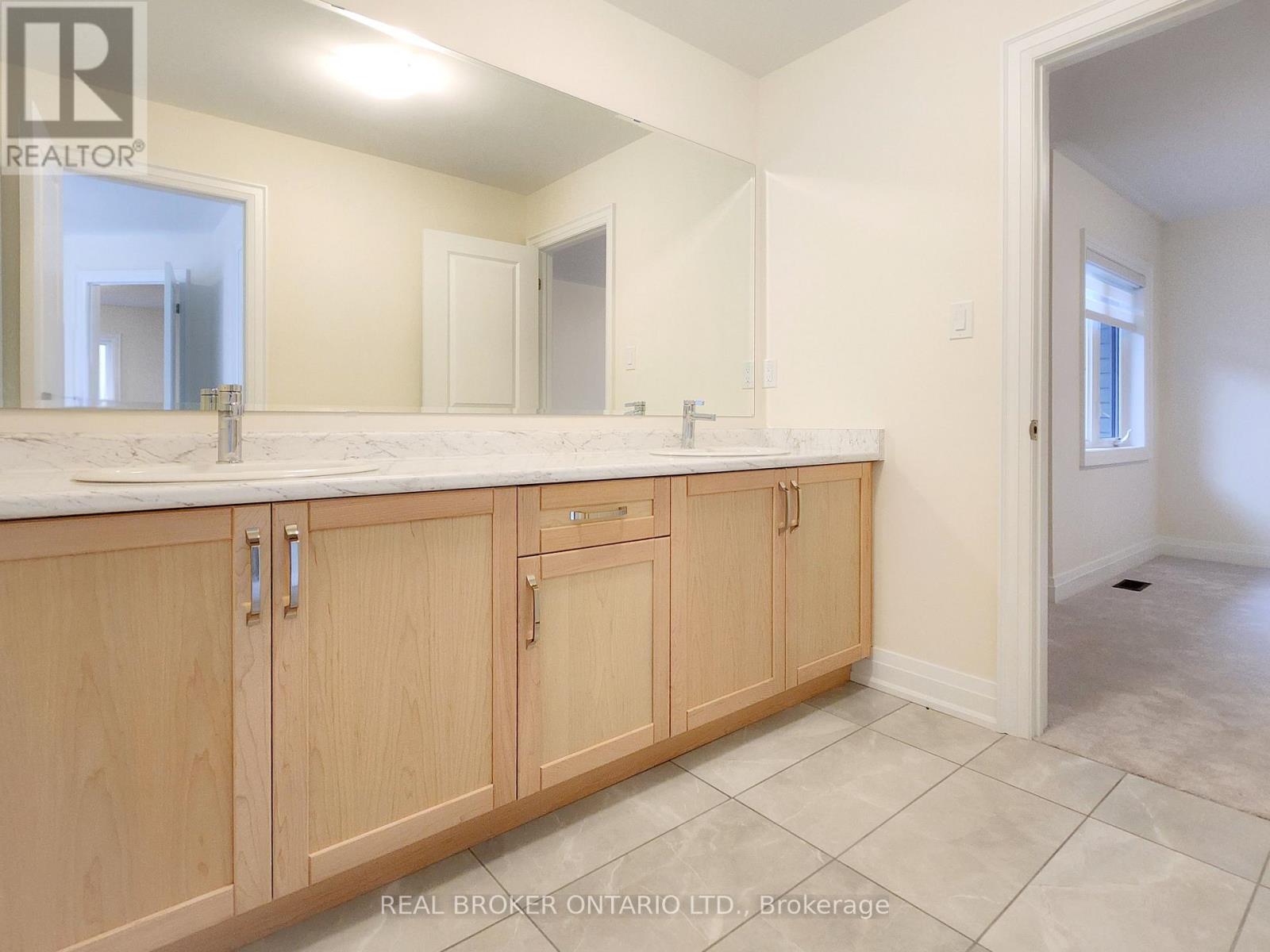 72 Kentledge Avenue, East Gwillimbury, Ontario  L9N 0V9 - Photo 23 - N12456483