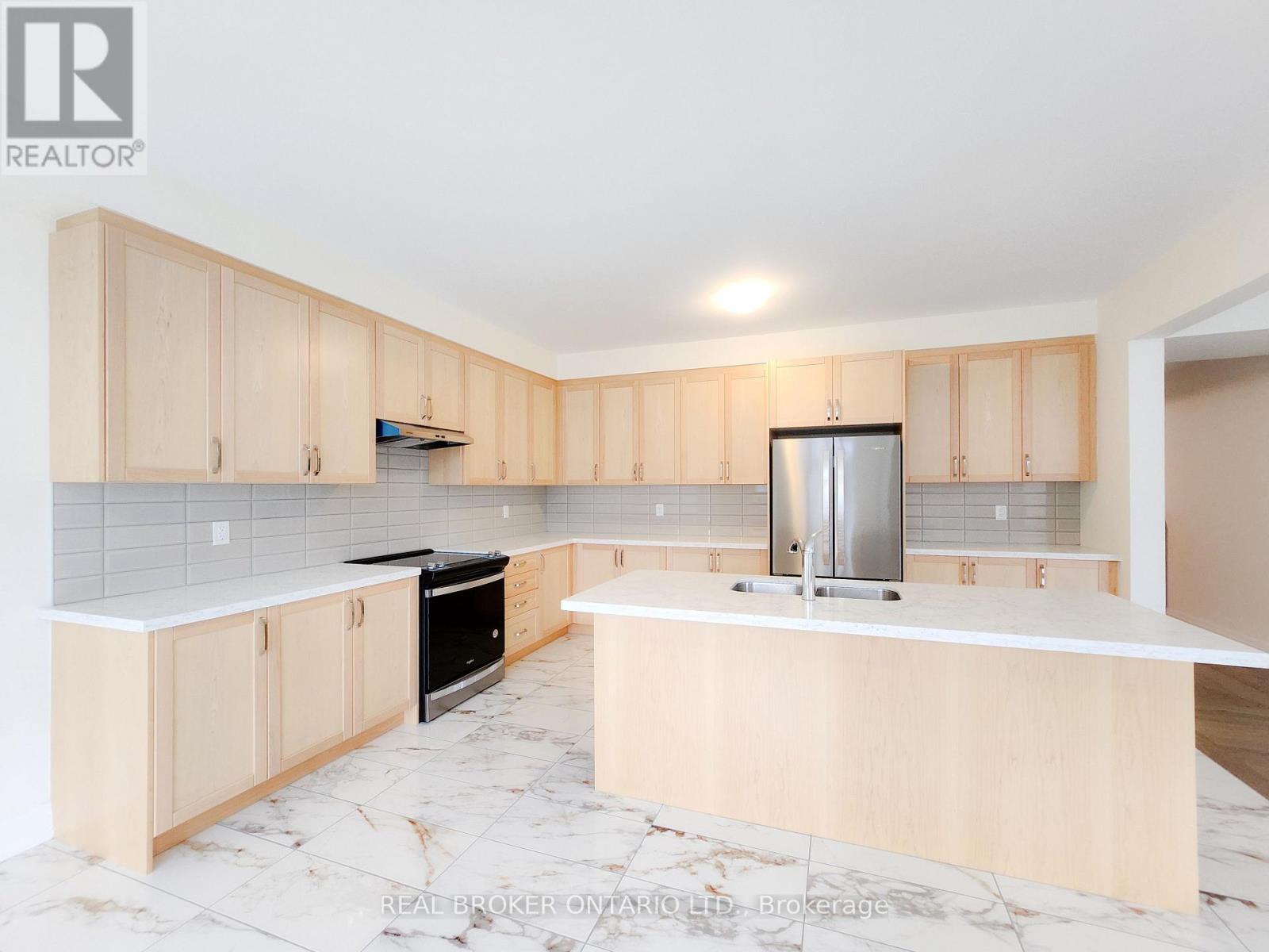 72 Kentledge Avenue, East Gwillimbury, Ontario  L9N 0V9 - Photo 4 - N12456483