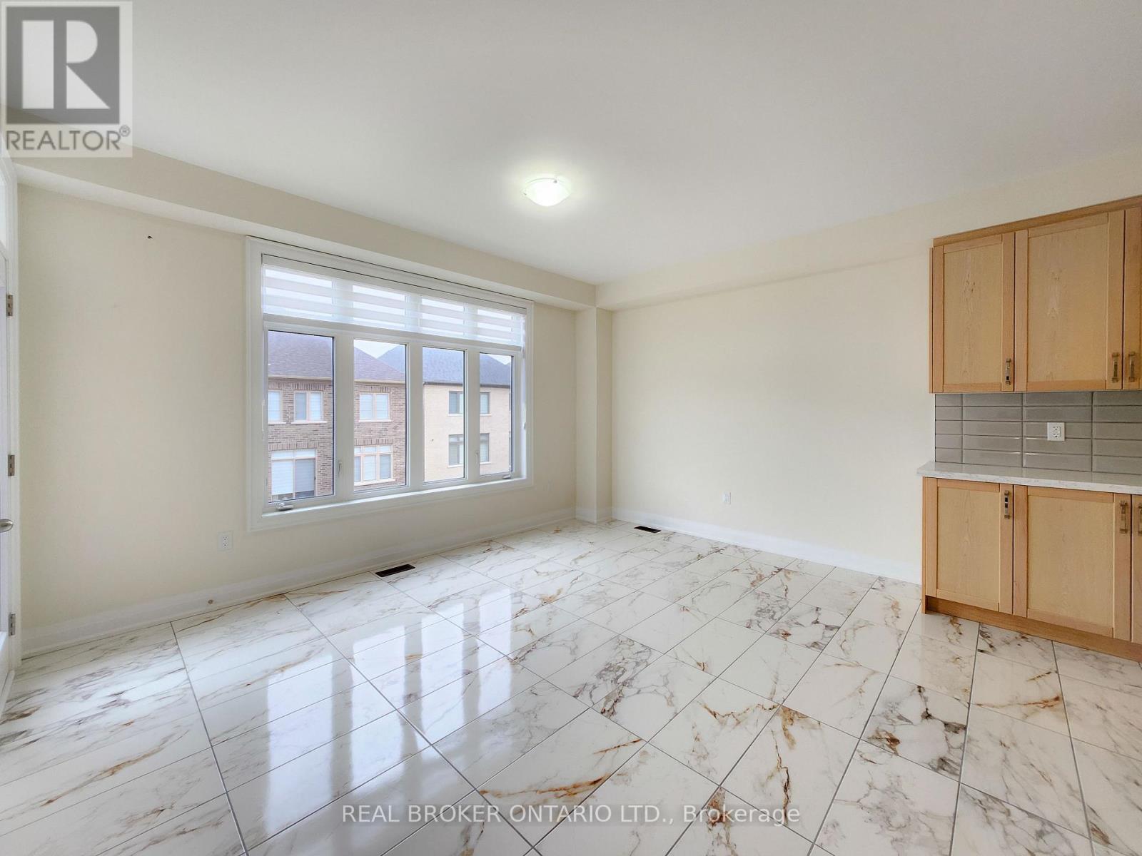 72 Kentledge Avenue, East Gwillimbury, Ontario  L9N 0V9 - Photo 7 - N12456483