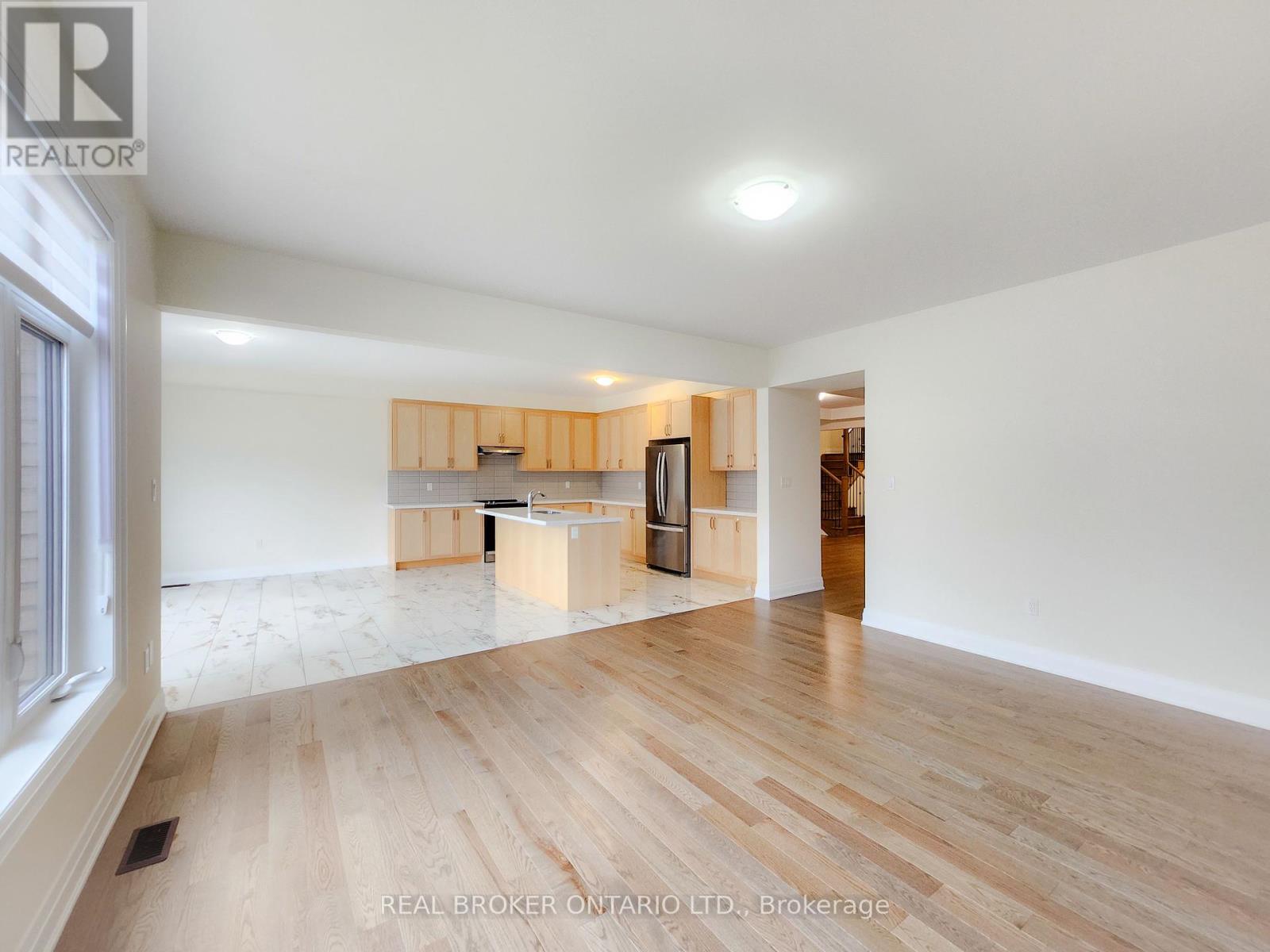 72 Kentledge Avenue, East Gwillimbury, Ontario  L9N 0V9 - Photo 9 - N12456483