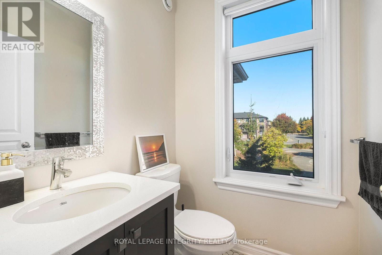 96 Gooseberry Place, Ottawa, Ontario  K2J 5Z6 - Photo 10 - X12456544